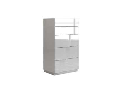 B818 White